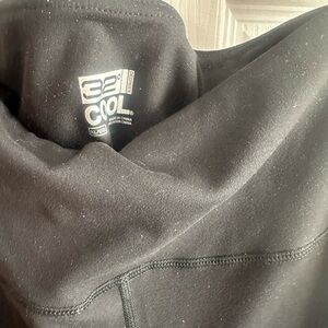 32 Degrees Women’s Black flare bottom yoga pants